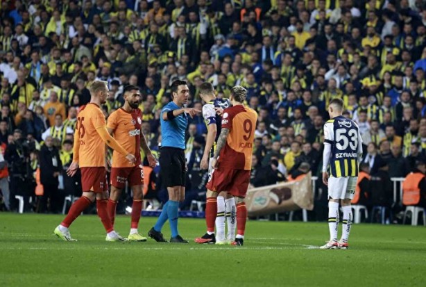 Foto - Galatasaray'dan Fenerbahçelileri kızdıracak derbi koreografisi: 'Ali Koç en büyük...'