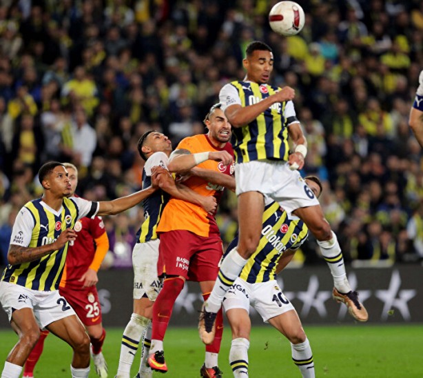 Foto - Galatasaray'dan Fenerbahçelileri kızdıracak derbi koreografisi: 'Ali Koç en büyük...'
