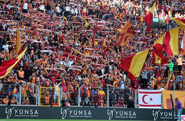 Foto - Galatasaray'dan Fenerbahçelileri kızdıracak derbi koreografisi: 'Ali Koç en büyük...'