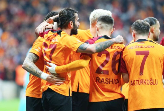 Foto - Galatasaray'dan, Fenerbahçe'ye misilleme... Müthiş başarı! Sen misin Dzeko'yu getiren...