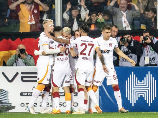 Foto - Galatasaray'dan, Fenerbahçe'ye misilleme... Müthiş başarı! Sen misin Dzeko'yu getiren...