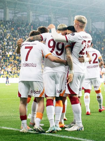 Foto - Galatasaray'dan, Fenerbahçe'ye misilleme... Müthiş başarı! Sen misin Dzeko'yu getiren...