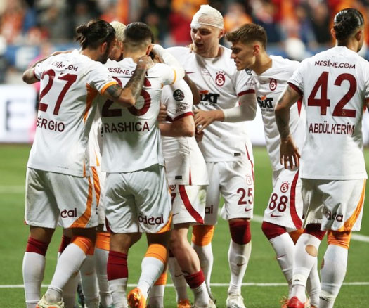 Foto - Galatasaray'dan, Fenerbahçe'ye misilleme... Müthiş başarı! Sen misin Dzeko'yu getiren...