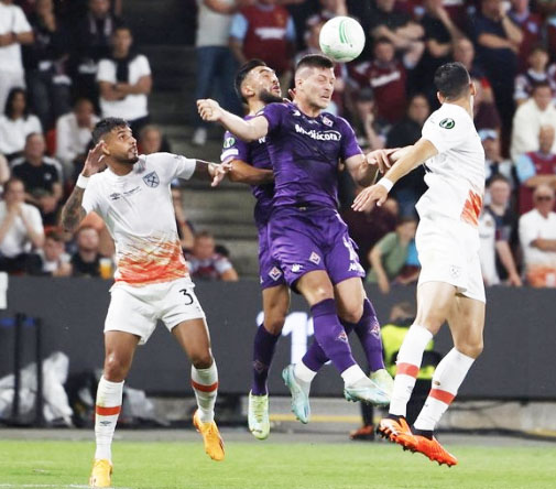 Foto - Galatasaray'dan, Fenerbahçe'ye misilleme... Müthiş başarı! Sen misin Dzeko'yu getiren...