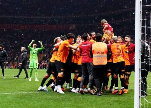 Foto - Galatasaray'dan Fenerbahçe'ye transfer çalımı