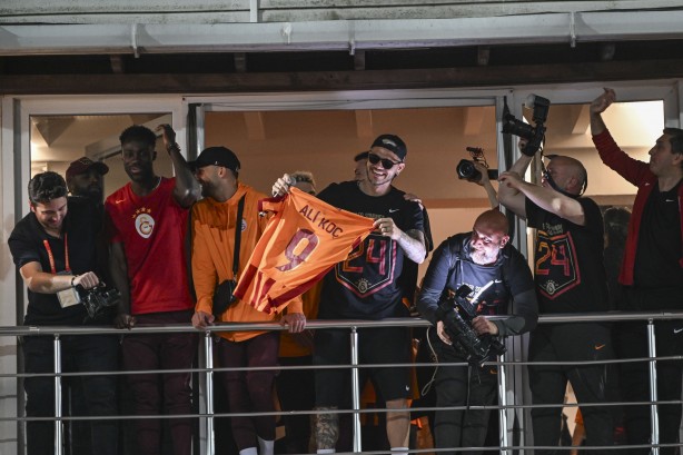 Foto - Galatasaray’dan gündemi altüst edecek yıldız çıkışı! Galatasaray'a şampiyonluk hediyesi! Gerçekten olacak iş değil, müthiş gelişme…