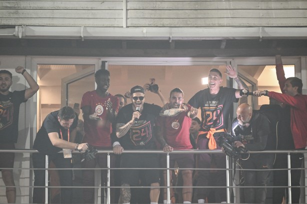 Foto - Galatasaray’dan gündemi altüst edecek yıldız çıkışı! Galatasaray'a şampiyonluk hediyesi! Gerçekten olacak iş değil, müthiş gelişme…