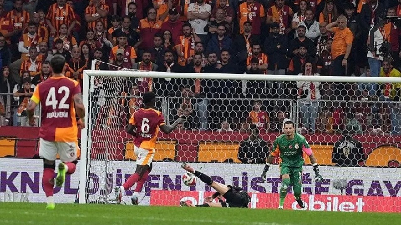 Foto - Galatasaray’dan hakeme sert gönderme! "Kol kola kardeşler" paylaşımı olay oldu