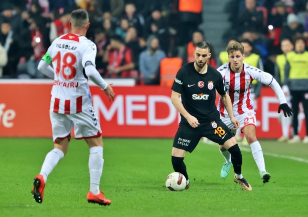 Foto - Galatasaray’dan ikinci geri vites! Tabi yerseniz... Al haberi bakalım! Gücünü artıran olabilir ama! Sürpriz ki ne sürpriz...