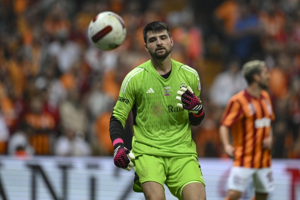 Foto - Galatasaray'dan O yıldıza çok kötü haber! İşte bu beklenmiyordu... Flaş sürpriz...