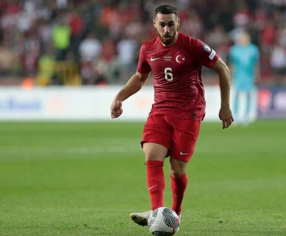 Foto - Galatasaray'dan olay hamle geliyor! Okan Buruk öyle bir operasyonu başlattı ki… Cim-Bom herkesi çok fena ters köşeye yatıracak…