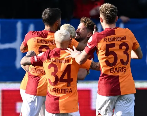 Foto - Galatasaray'dan olay hamle geliyor! Okan Buruk öyle bir operasyonu başlattı ki… Cim-Bom herkesi çok fena ters köşeye yatıracak…