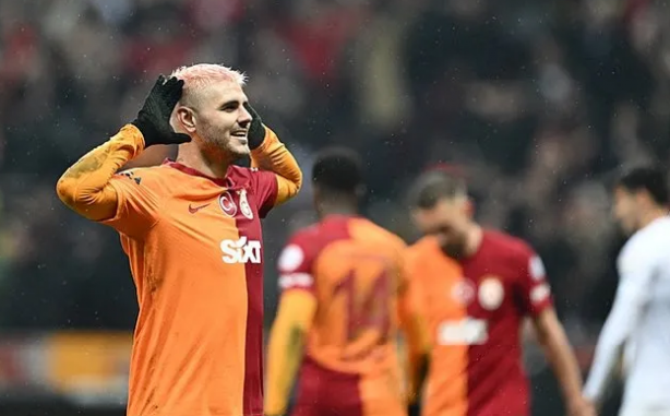 Foto - Galatasaray'dan olay hamle geliyor! Okan Buruk öyle bir operasyonu başlattı ki… Cim-Bom herkesi çok fena ters köşeye yatıracak…