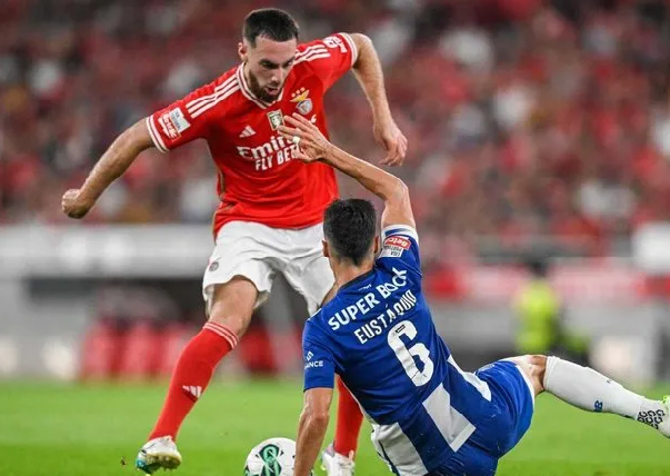 Foto - Galatasaray'dan olay hamle geliyor! Okan Buruk öyle bir operasyonu başlattı ki… Cim-Bom herkesi çok fena ters köşeye yatıracak…