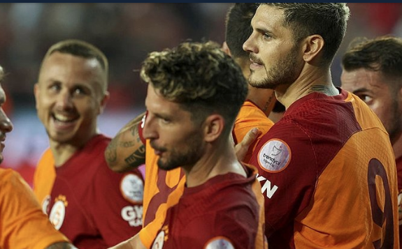 Foto - Galatasaray'dan son günlerde çifte bomba! Görüşmeler başladı...