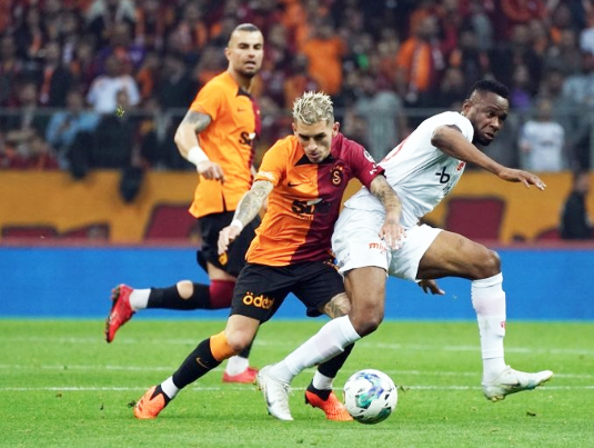 Foto - Galatasaray'dan süper hamle... Bunları duyanlar şaşırıyor! Yılın transfer bombası patlıyor... 