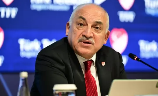 Foto - Galatasaray'dan sürpriz Mehmet Büyükekşi hamlesi! Yer yerinden oynayacak.. Bu da neyin nesi Prag maçı öncesi...