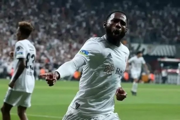 Foto - Galatasaray’dan sürpriz transfer! Eski Beşiktaşlı geliyor...