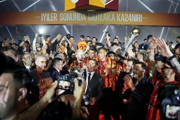 Foto - Galatasaray’dan sürpriz transfer! Eski Beşiktaşlı geliyor...