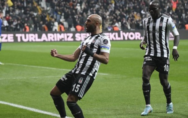 Foto - Galatasaray'dan transfer rövanşı! Beşiktaş'ın eski futbolcusu imza atacak