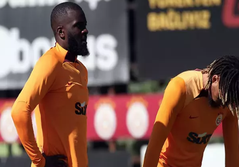 Foto - Galatasaray’dan yılın değil, yüzyılın transfer hamlesi! Cim-Bom'dan ilginç çıkış...