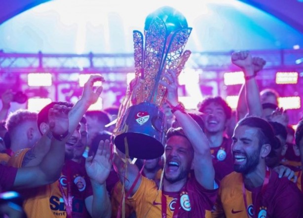 Foto - Galatasaray'dan yılın transfer bombası! Liverpool'un yıldızı Aslan oluyor