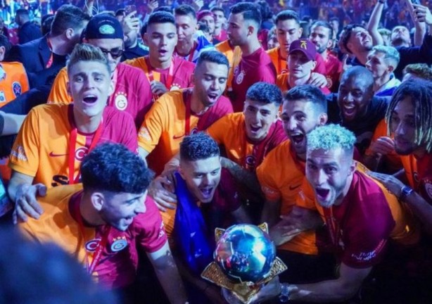 Foto - Galatasaray'dan yılın transfer bombası! Liverpool'un yıldızı Aslan oluyor