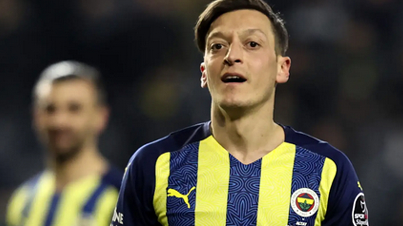 Foto - Galatasaray’ı çıldırtacak çıkış bakın kimden geldi! Mesut Özil'den çok konuşulacak derbi tahmini! 
