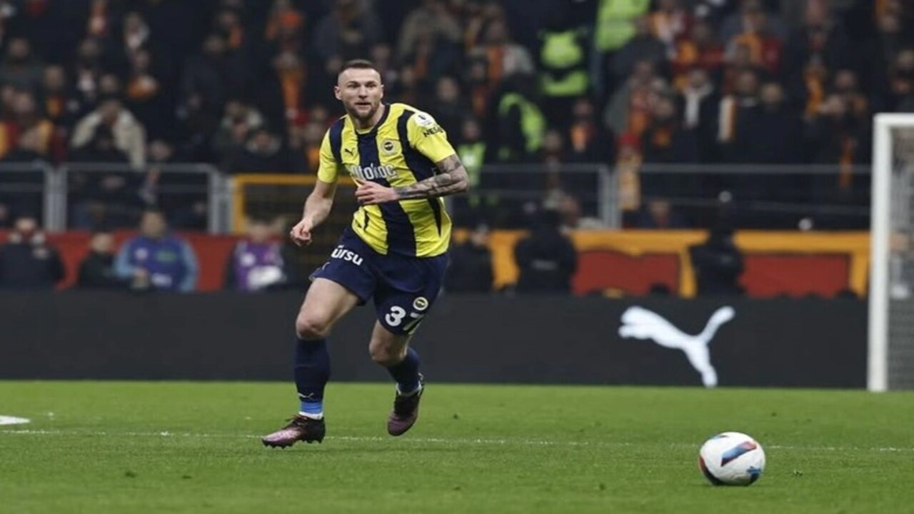 Foto - Galatasaray'ı elinin tersiyle itti! Fenerbahçe'de kalıyor