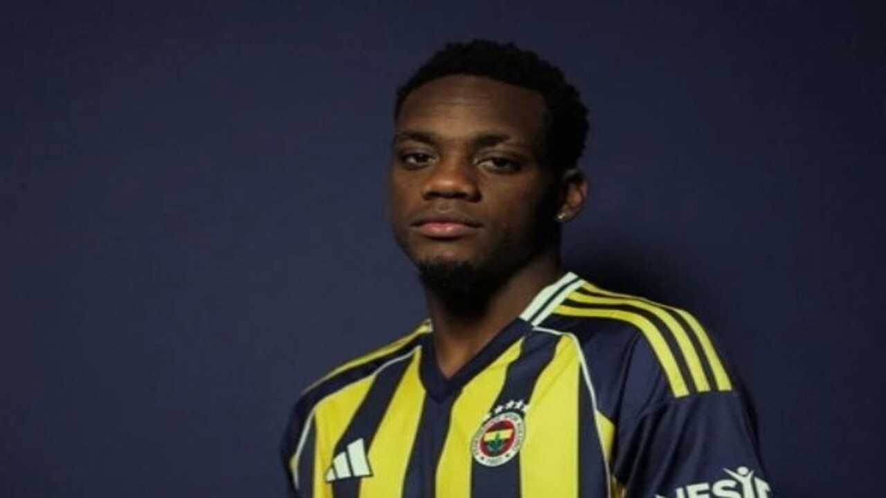 Foto - Galatasaray'ı elinin tersiyle itti! Fenerbahçe'de kalıyor