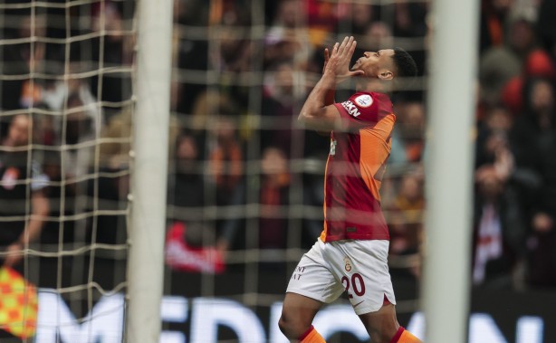 Foto - Galatasaray'ı endişelendiren transfer haberi! Bunu kimse beklemiyordu: Büyük şok...