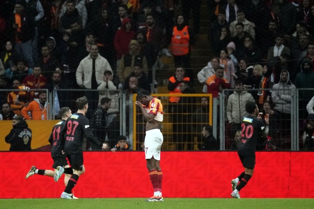 Foto - Galatasaray’ı karıştıran O oyuncu! Ruhsuz! Kriz ayyuka çıktı artık…
