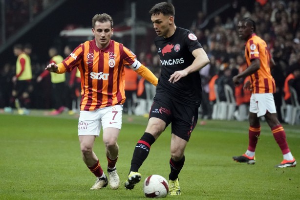 Foto - Galatasaray’ı karıştıran O oyuncu! Ruhsuz! Kriz ayyuka çıktı artık…