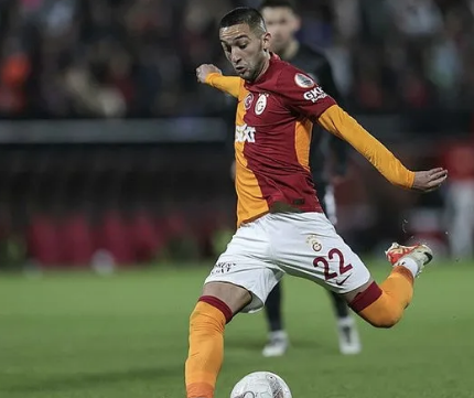 Foto - Galatasaray'ı Ocak ayında bekleyen büyük tehlike! Faslı yıldız teklifini açıkladı: Milyon euroluk hamle resmen geldi