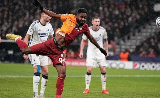 Foto - Galatasaray'ı Ocak ayında bekleyen büyük tehlike! Faslı yıldız teklifini açıkladı: Milyon euroluk hamle resmen geldi
