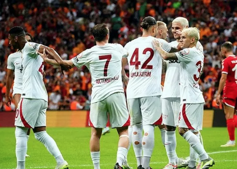 Foto - Galatasaray'ı Ocak ayında bekleyen büyük tehlike! Faslı yıldız teklifini açıkladı: Milyon euroluk hamle resmen geldi