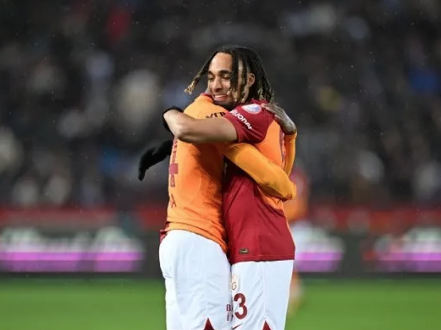 Galatasaray’ın Afrika asıllısıydı ama yerine gelecek ismi tüm dünya konuşacak! Taraftarın rüya transferi gerçek oluyor...