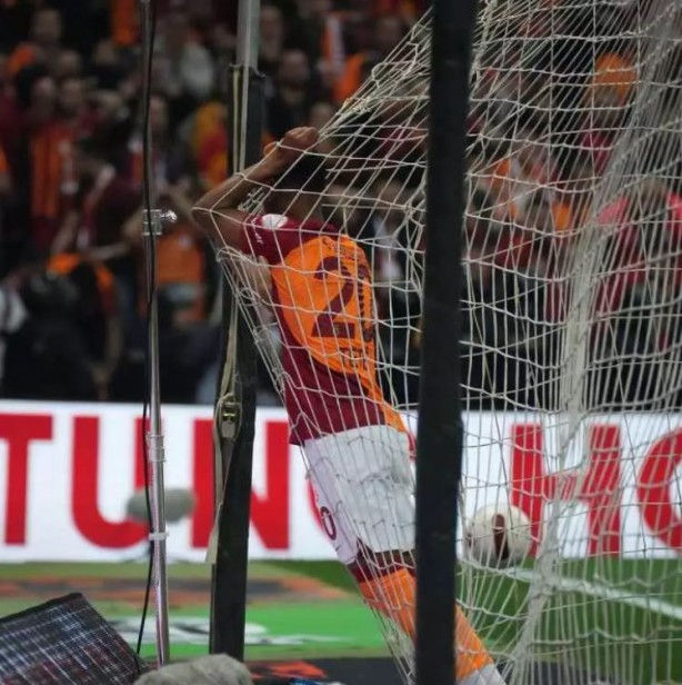 Galatasaray'ın başı tek gol atamayan futbolcusuyla dertte!