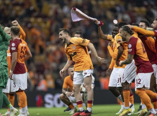 Foto - Galatasaray'ın başına talih kuşu kondu! İngiliz devi resmen geliyor...