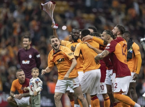 Foto - Galatasaray'ın başına talih kuşu kondu! İngiliz devi resmen geliyor...