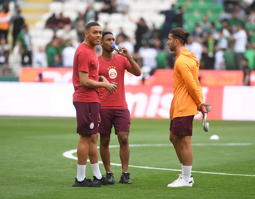 Galatasaray'ın da artık püsküllü belası oldu! Oturduğu yerden milyon euro'lar cebe inecek... Yazık ki ne yazık!