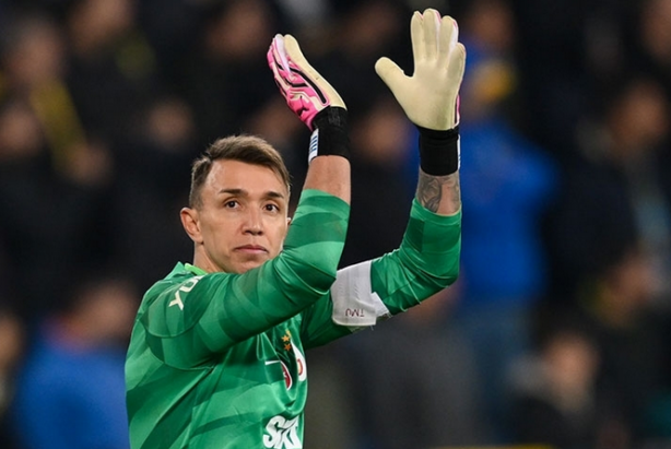 Galatasaray’ın efsane isminden flaş iddia! Ben iki tane de yumurtladım zaten…