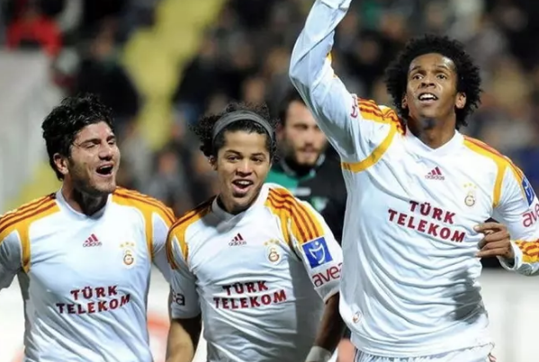 Foto - Galatasaray'ın eski oyuncusu takım otobüsünde tutuklandı! Çok ama çok şaşıracaksınız...