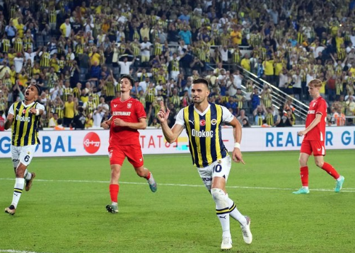 Foto - Galatasaray'ın eski yıldızı Fenerbahçe'ye! Bunu kimse beklemiyordu