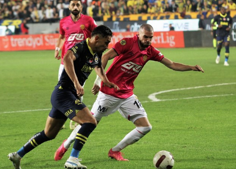 Foto - Galatasaray'ın eski yıldızı Fenerbahçe'ye! Bunu kimse beklemiyordu