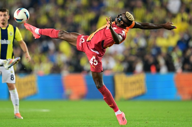 Foto - Galatasaray’ın İlginç keşifi bir anda gündem oldu! Ve Kadıköy’de Fenerbahçe çöktü…