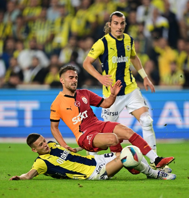 Foto - Galatasaray’ın İlginç keşifi bir anda gündem oldu! Ve Kadıköy’de Fenerbahçe çöktü…