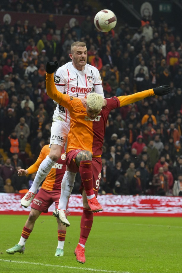 Foto - Galatasaray'ın itici gücü Zaha öyle bir şey yaptı ki... 'Okan Buruk'u resmen ipten aldı' diyerek duyurdular
