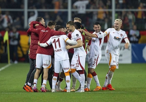 Foto - Galatasaray'ın süperstarı Kerem Aktürkoğlu transfer oluyor! Bomba haberi duyurdular...