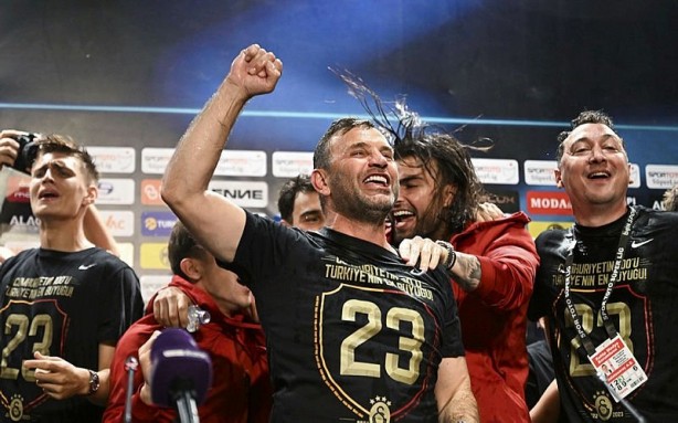 Galatasaray'ın süperstarı Kerem Aktürkoğlu transfer oluyor! Bomba haberi duyurdular...